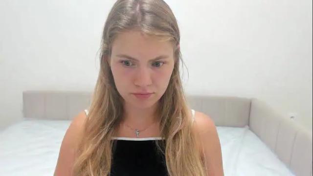 Image 4 of ninarihh Stream on Chaturbate on 7 days ago