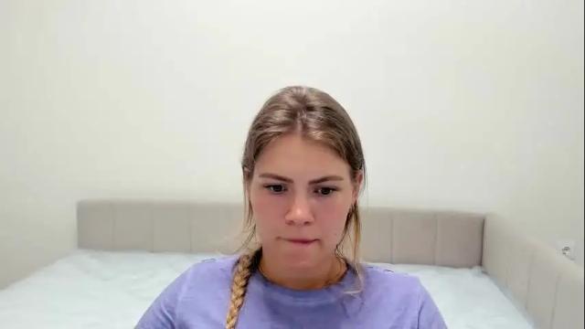 Image 3 of ninarihh Stream on Chaturbate on 2 days ago