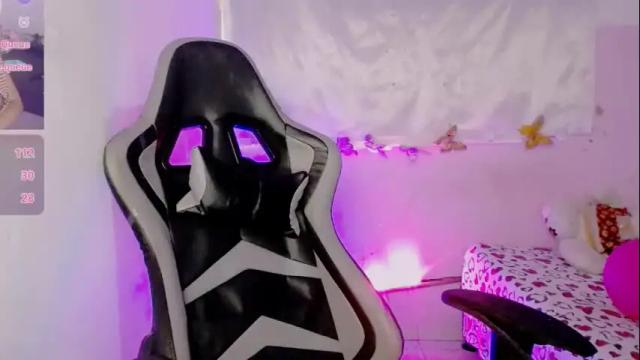 Image 11 of ninatinydoll1 Stream on Chaturbate on 16 days ago