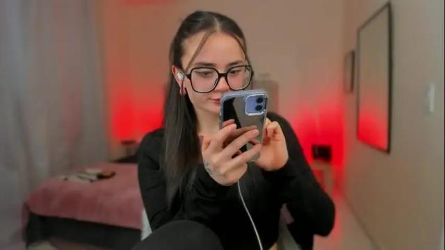 Image 8 of ninavolkov Stream on Chaturbate on 3 months ago