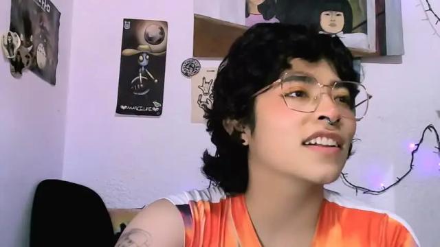 Image 12 of ninayellow Stream on Chaturbate on 17 months ago