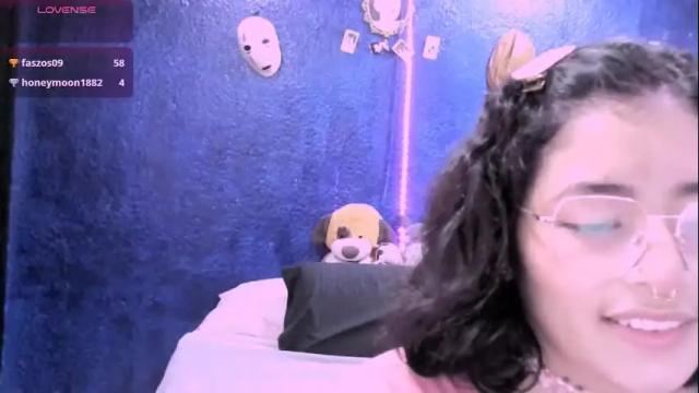 Image 10 of ninayellow Stream on Chaturbate on 1 month ago