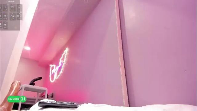 Image 4 of ninna_monroe_ Stream on Chaturbate on 2 months ago