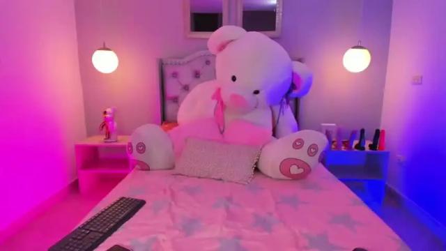 Thumbnail 1, ninna_rose's Stream at Chaturbate, 21 months ago