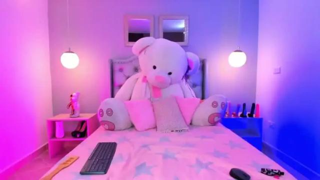 Image 12 of ninna_rose Stream on Chaturbate on 21 months ago