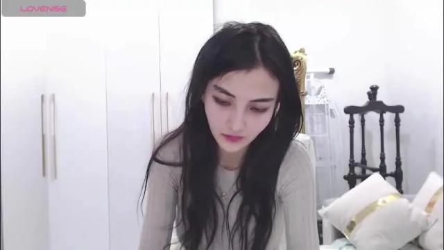 Image 2 of niufrommacau Stream on Chaturbate on 11 days ago