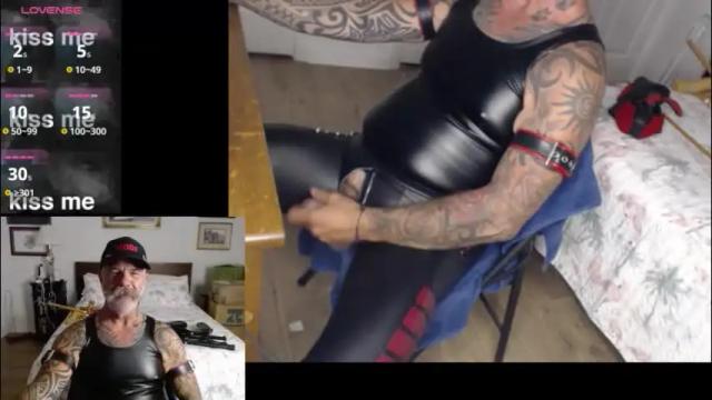 Image 2 of njdbear Stream on Chaturbate on 1 month ago