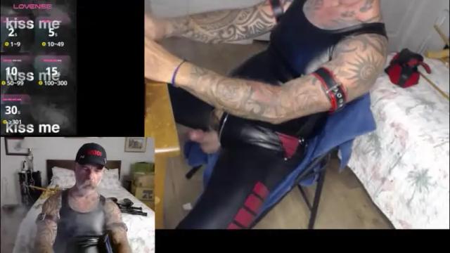 Image 4 of njdbear Stream on Chaturbate on 1 month ago