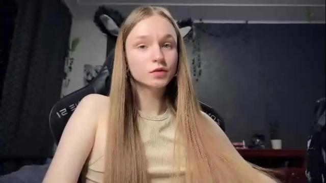 Image 4 of nloraaa Stream on Chaturbate on 1 month ago