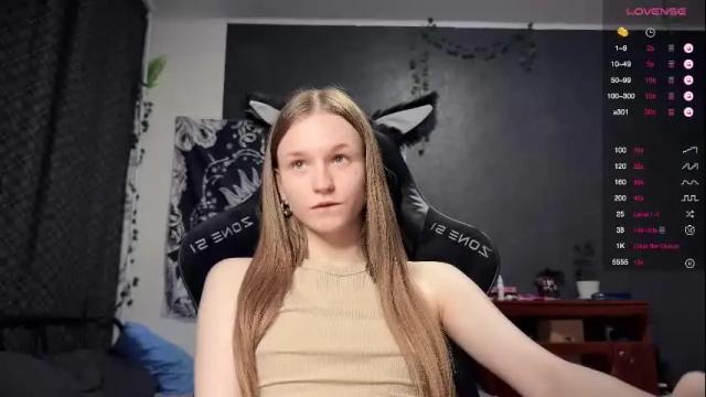 Image 8 of nloraaa Stream on Chaturbate on 1 month ago