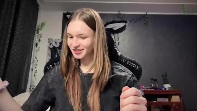 Image 4 of nloraaa Stream on Chaturbate on 29 days ago