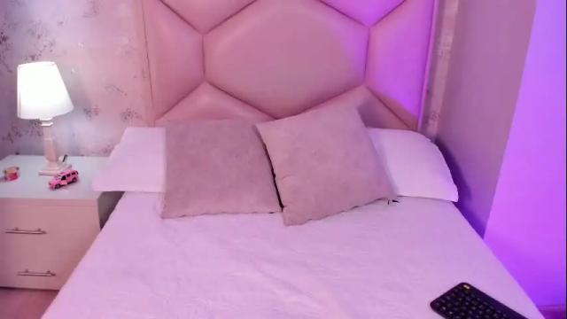 Image 2 of noa_butterfly Stream on Chaturbate on 17 days ago