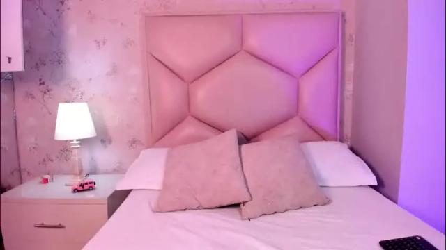 Image 2 of noa_butterfly Stream on Chaturbate on 1 month ago