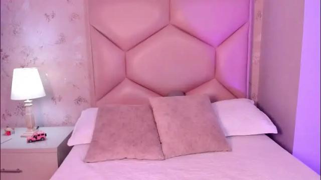 Image 2 of noa_butterfly Stream on Chaturbate on 1 month ago