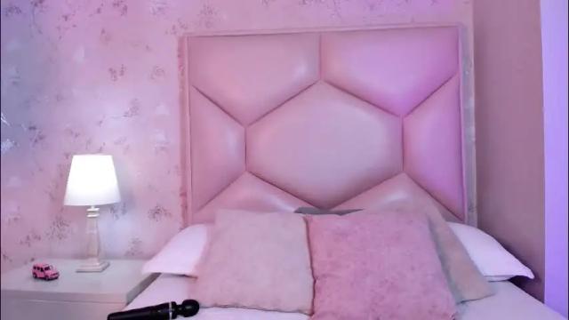 Image 4 of noa_butterfly Stream on Chaturbate on 4 days ago