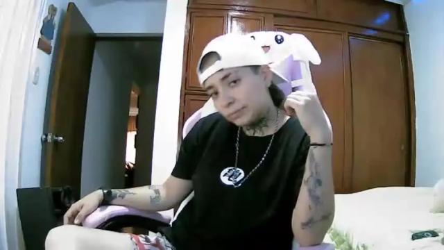 Image 12 of noah_martini Stream on Chaturbate on 14 months ago