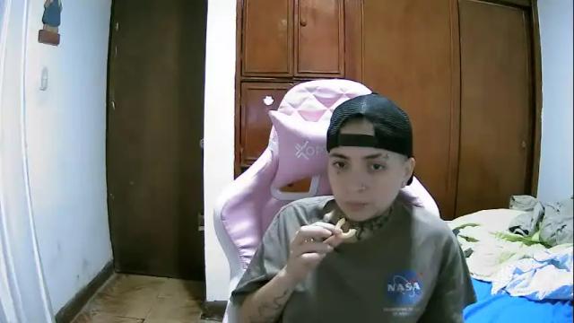 Image 7 of noah_martini Stream on Chaturbate on 8 days ago