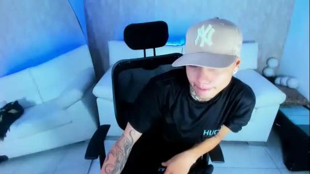 Image 2 of noah_sex0 Stream on Chaturbate on 3 months ago