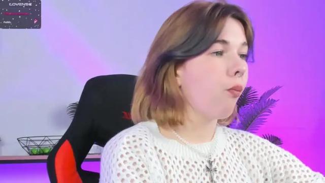 Image 3 of noellestone Stream on Chaturbate on 16 months ago