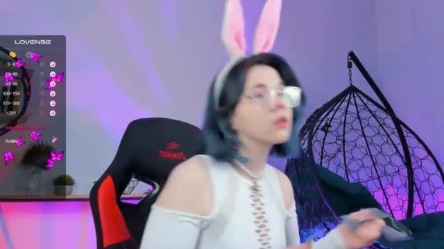 Image 3 of noellestone Stream on Chaturbate on 16 months ago