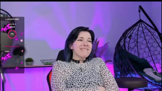 Image 10 of noellestone Stream on Chaturbate on 15 months ago