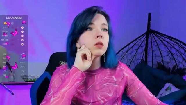 Image 3 of noellestone Stream on Chaturbate on 12 months ago