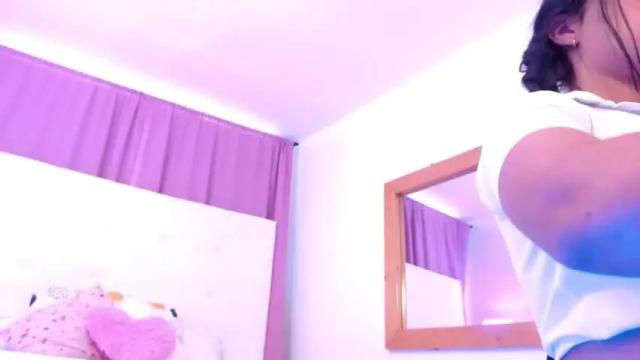 Image 10 of noha_ross Stream on Chaturbate on 14 months ago