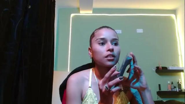 Image 7 of noha_thomson Stream on Chaturbate on 3 months ago