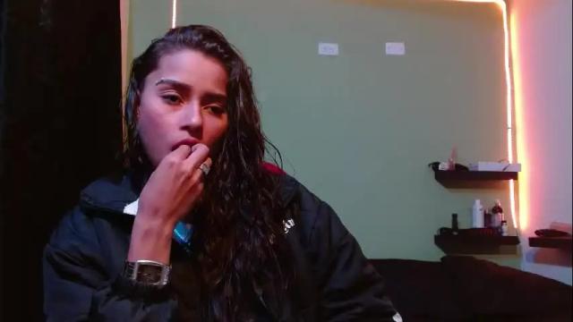 Image 2 of noha_thomson Stream on Chaturbate on 1 month ago