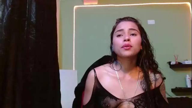 Image 2 of noha_thomson Stream on Chaturbate on 26 days ago