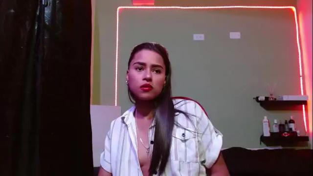 Image 3 of noha_thomson Stream on Chaturbate on 1 month ago
