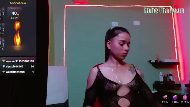 Image 12 of noha_thomson Stream on Chaturbate on 1 month ago