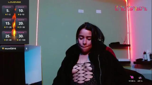 Image 4 of noha_thomson Stream on Chaturbate on 1 month ago