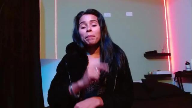 Image 12 of noha_thomson Stream on Chaturbate on 1 month ago