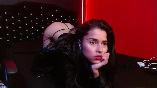 Image 11 of noha_thomson Stream on Chaturbate on 1 month ago