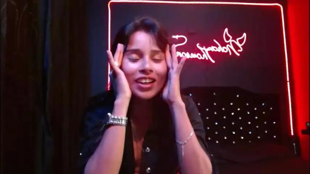 Image 8 of noha_thomson Stream on Chaturbate on 1 month ago