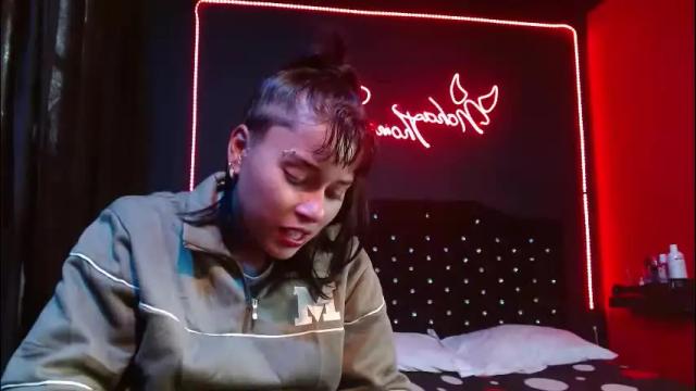 Image 3 of noha_thomson Stream on Chaturbate on 18 days ago