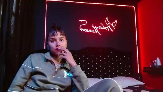 Image 4 of noha_thomson Stream on Chaturbate on 18 days ago