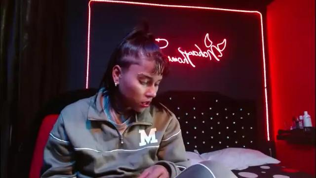 Image 8 of noha_thomson Stream on Chaturbate on 18 days ago