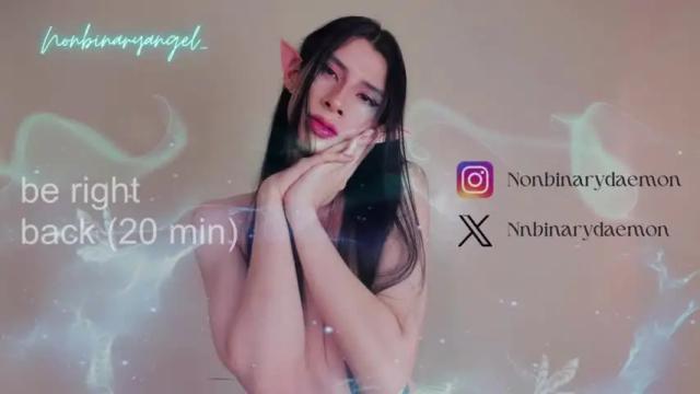 Image 3 of nonbinaryangel_ Stream on Chaturbate on 13 months ago