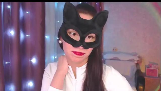 Image 2 of nonude_eva Stream on Chaturbate on 4 months ago