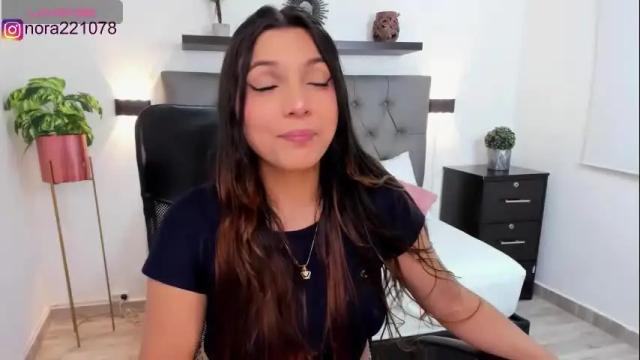 Image 2 of nora22xx Stream on Chaturbate on 1 month ago