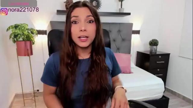 Image 3 of nora22xx Stream on Chaturbate on 1 month ago
