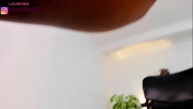 Image 3 of nora22xx Stream on Chaturbate on 16 days ago