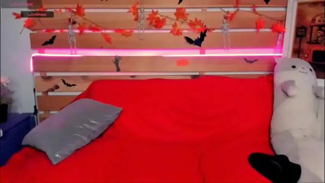 Image 6 of nora_adamss Stream on Chaturbate on 3 days ago