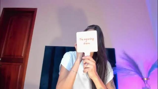 Image 2 of nora_dasilva Stream on Chaturbate on 1 month ago