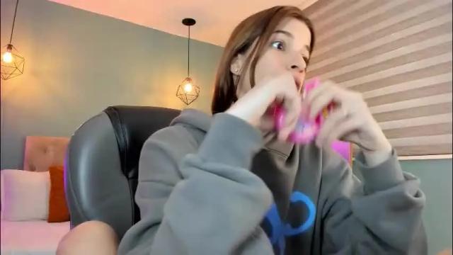 Image 6 of nora_vennucci Stream on Chaturbate on 1 month ago