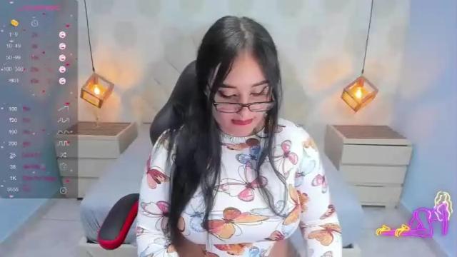 Image 4 of noraloux1 Stream on Chaturbate on 18 months ago