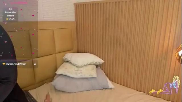 Image 7 of noraloux1 Stream on Chaturbate on 1 month ago