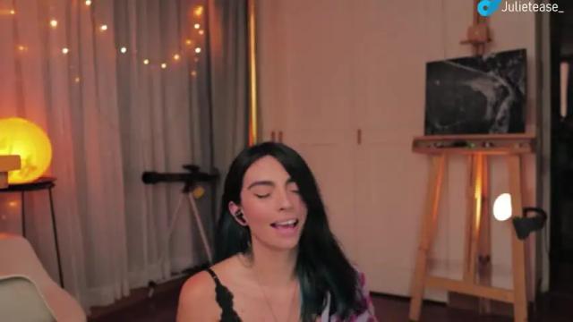 Image 8 of not_an_ordinary_girl Stream on Chaturbate on 16 months ago